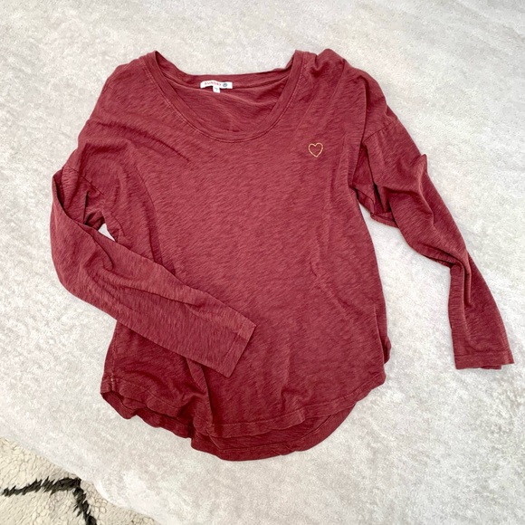 Sundry Tops - SUNDRY HEART LONG SLEEVED T-SHIRT